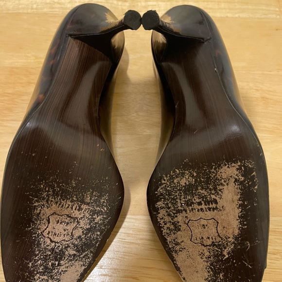 Stuart Weitzman peep-toe cognac tortoise pumps 8M - Picture 4 of 5